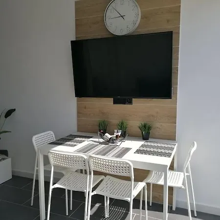 Maya's Cozy Appartamento Paphos